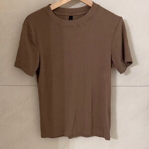 American Giant Women’s Lux Fitted Ribbed Crew Tee Pine Bark Brown Shirt L